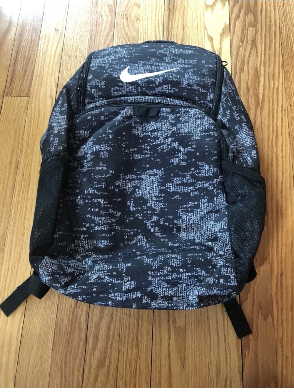 Nike Brasilia Backpack Excellent Condition W Broken Zipper